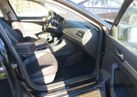 2019 Volkswagen Jetta 1.4T R-Line/1.4T S/1.4T Se z USA, uszkodzony, nr VIN 3VWC57BUXKM007736